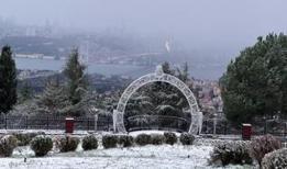 İstanbul beyaza büründü! İşte kar yağışının etkili olduğu o iller...