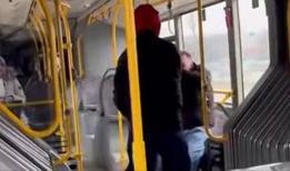 Otobüsün içinde tekme tokat darp etti: ''Komutanıma bıçak çekmişti'' diyerek kendini savundu