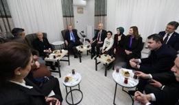 Cumhurbaşkanı Erdoğan, Osmaniye'de depremzede aileyi ziyaret etti