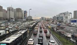 İstanbul'da akşam saatlerinde trafik yoğunluğu yüzde 90'a çıktı