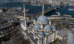 Eminönü'nün simgesi Yeni Cami