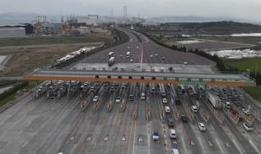 Bayram döneminde otoyol ve köprülerden 12,3 milyon araç geçti