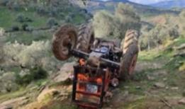 Manisa'da devrilen traktördeki 3 kişi yaşamını yitirdi