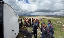 Diyarbakır'ın Lice ilçesinde midibüs devrildi: 11 yaralı!