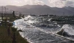 Meteorolojiden kuvvetli rüzgar ve sağanak alarmı: Çatı uçması ve ulaşım riski