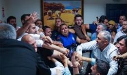 İhraç ve istifa dalgası! Menderes'te AK Parti zaferi CHP ve YENİ Parti'yi karıştırdı