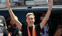 Aleksey Batrakov İstanbul'da: İlk fotoğraflar