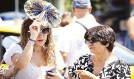 Sıcak hava bunalttı! Vatandaşlar serinlemek için sahil ve gölgelik alanları akın etti