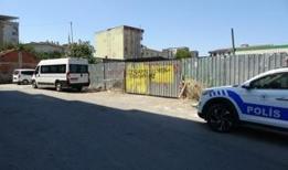 Sultanbeyli'de çelik konstrüksiyon çatı işçilerin üzerine düştü: 2 yaralı