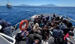İzmir açıklarında düzensiz göçmen operasyonu: Onlarca kişi yakalandı