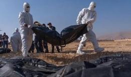 Suriye'de zulmün izi can yakmaya devam ediyor! Askeri karargahta toplu mezar bulundu