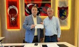 İzmirli taksiciden örnek davranış! 920 lira beklerken hesabında servet gördü