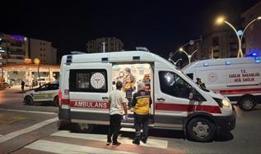 Kocaeli'de iki otomobilin çarpıştığı kazada 3 kişi yaralandı