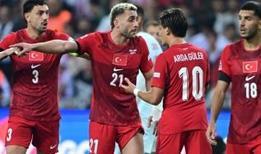 İki futbolcu A Milli Takım kampından ayrıldı
