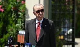 Cumhurbaşkanı Erdoğan cuma namazını Dolmabahçe'de kıldı