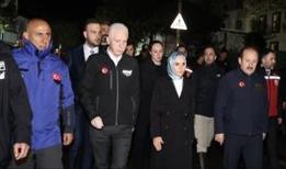 Bakan Göktaş, Ayazağa'da:  Afetzedelerin ihtiyaç ve taleplerini dinledi