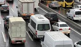 İstanbul'da yağmur sonrası trafik yüzde yüzde 80'e çıktı