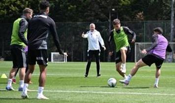 Beşiktaş, Fenerbahçe Derbisine Solksjaer'in liderliğinde hazırlanıyor