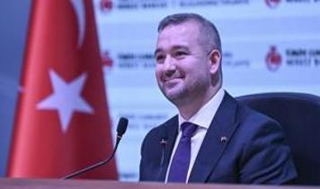 Merkez Bankası Başkanı Fatih Karahan da 6 Mayıs'ta TBMM Plan ve Bütçe Komisyonunda milletvekillerine sunum yapacak. Faiz kararları ile enflasyonla mücadeleye ilişkin gelişmelerin, toplantının öne çıkan başlıkları arasında yer alması öngörülüyor. Türkiye Cumhuriyet Merkez Bankası Kanunu'na göre, başkanın banka faaliyetleri ve para politikası uygulamaları hakkında TBMM Plan ve Bütçe Komisyonunu bilgilendirmesi gerekiyor.