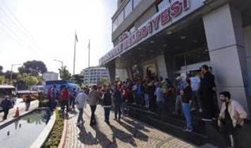 Narlıdere'de işçilerden grev kararı... CHP'li belediye emekçinin hakkını vermedi