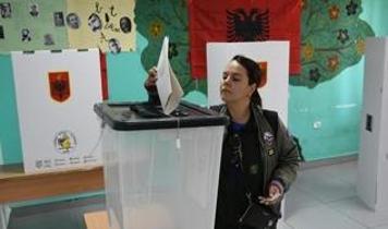 Arnavutluk'ta halk sandık başında