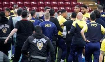 Galatasaray-Fenerbahçe derbisi sonrası Oosterwolde'ya zorla getirme kararı!