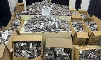 Mersin'de 280 bin sentetik ecza hapı ele geçirildi
