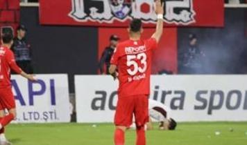 Elazığspor Kulübü, Vanspor FK maçında yaşanan saldırıyı fotoğraflarla paylaştı