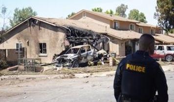San Diego'da küçük uçak yerleşim yerine düştü: En az 2 ölü var