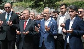 Bakan Uraloğlu "Geleneksel Göynük Akşemseddin Hz. Anma Günü" programına katıldı