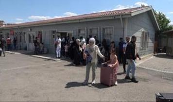 Bayram öncesi Suriye'ye gönüllü dönüş hız kazandı: Türkiye'ye minnettarız