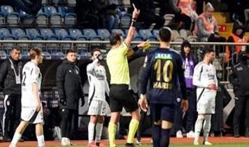 Beşiktaş'ta kırmızı kart rekoru Tayyip Talha Sanuç'ta
