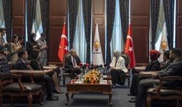 Siyasi partilerde bayramlaşma trafiği...