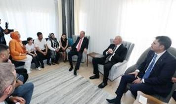 Depremzede aileye sürpriz ziyaret: Cumhurbaşkanı Erdoğan ve Aliyev misafirleri oldu