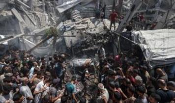 Soykırımcı İsrail yardım bekleyenlerin üzerine bomba yağdırdı: 16 Filistinli şehit oldu