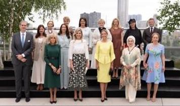 Emine Erdoğan, NATO zirvesine katılan liderlerin eşleriyle bir araya geldi