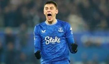 Milan, Everton'un sol beki Mykolenko için transfer atağında!