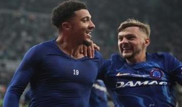 Fenerbahçe, Jadon Sancho'yu Mourinhonun katkısıyla transfer etmeye hazırlanıyor