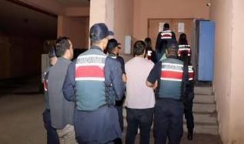 Jandarma operasyonlarında 156 FETÖ şüphelisi yakalandı, 65'i tutuklandı