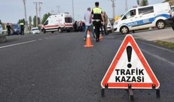 Kula'da yaşanan trafik kazasında baba ve 3 çocuğu hayatını kaybetti