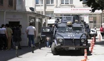 Karikatür provokatörlerine tutuklama talebi