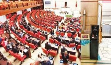Meclis'te ‘arıtma su' paniği! 100 kişi hastanelik oldu