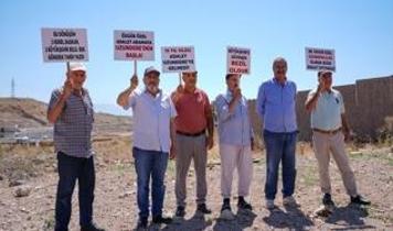 Uzundere kentsel dönüşüm projesi: Mağdur 400 hak sahibi CHP'li belediyeye isyan etti