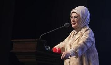 Emine Erdoğan: Srebrenitsa Soykırımında hayatını kaybedenlere rahmet ve ailelerine başsağlığı
