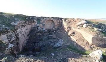 Şanlıurfa'da anıt mezar kalıntısı bulundu