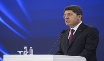 Adalet Bakanı Tunç: Terörsüz Türkiye süreci ilerliyor, tüm silahlar yakılmalı!
