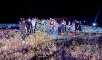 Elazığ'da otomobilin şarampole devrilmesi sonucu 2 kişi öldü, 3 kişi yaralandı