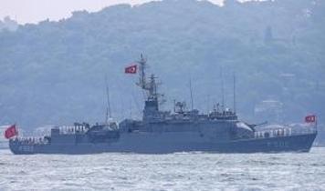 Türk savaş gemileri KKTC'deki limanlarda ziyarete açılacak