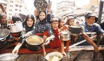 Soykırımcı İsrail Gazze'ye girişine izin verdiği tırları yağmalattı