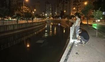 Adana'da sulama kanalına devrilen otomobildeki 3 kişi yaralandı